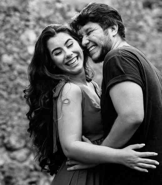 5 Sneaky Signs He's Secretly Head Over Heels in Love with You | MirrorLog